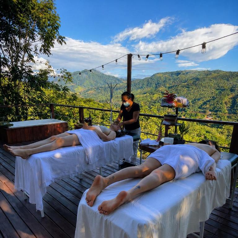 Shapaja Glamping - Deluxe Double or Twin Room - 9