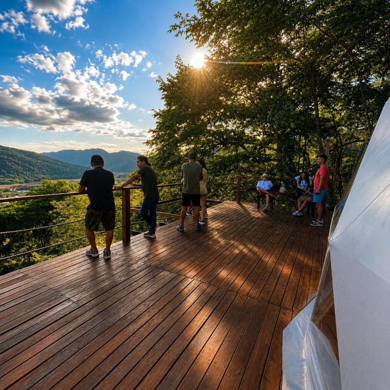 Shapaja Glamping - Deluxe Double or Twin Room with River View - 22
