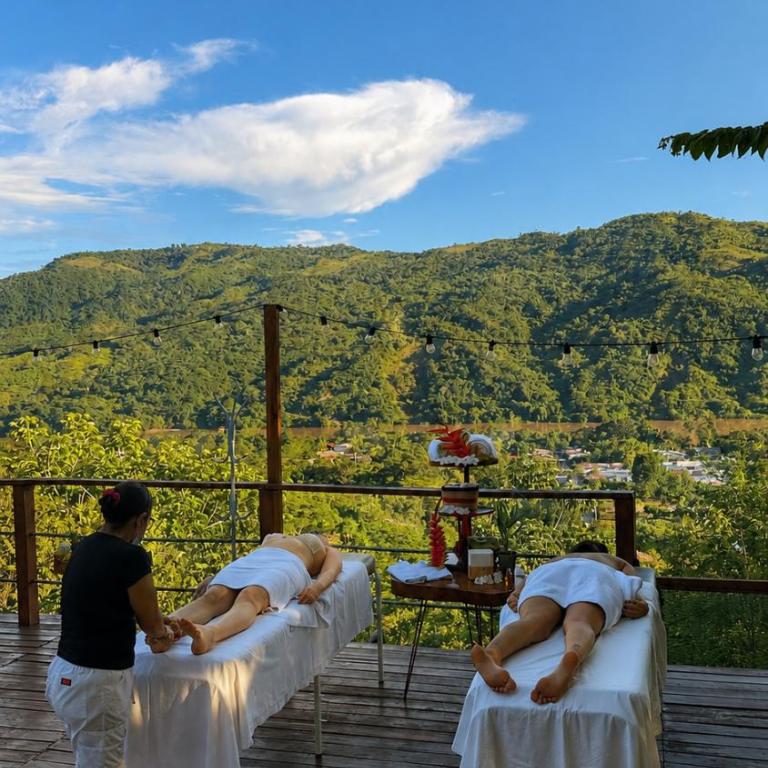 Shapaja Glamping - Deluxe Double or Twin Room with River View - 24