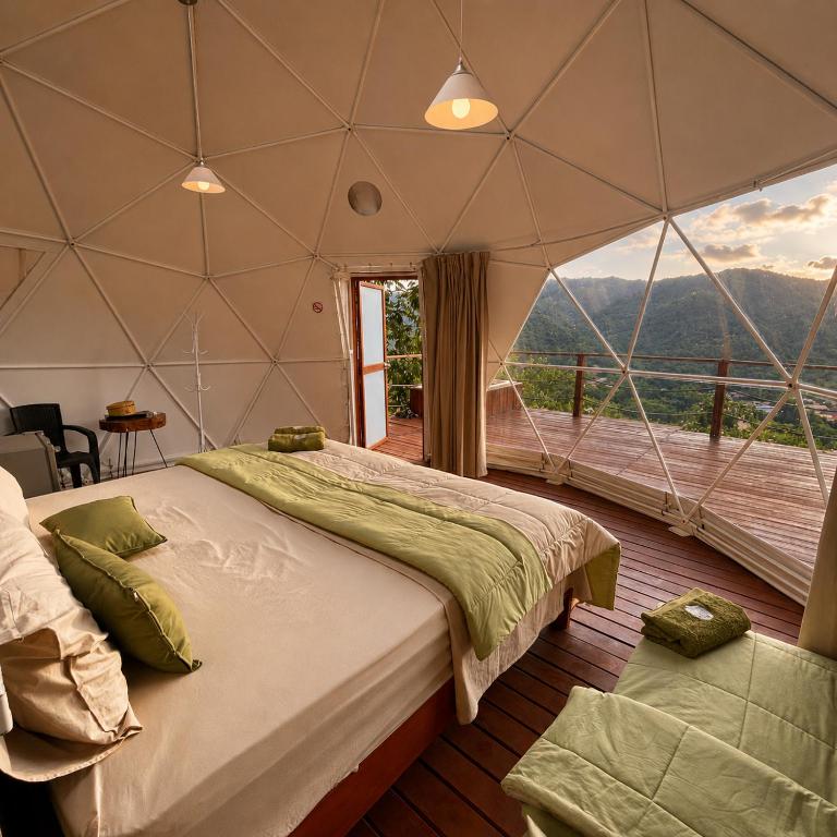 Shapaja Glamping - Deluxe Double or Twin Room - 16
