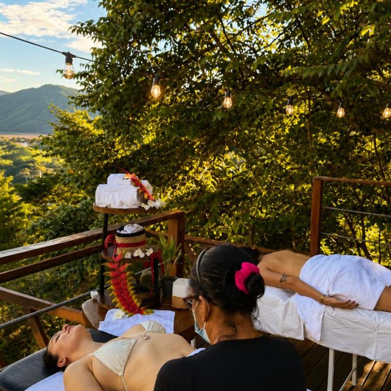 Shapaja Glamping - Deluxe Double or Twin Room with Spa Bath - 3