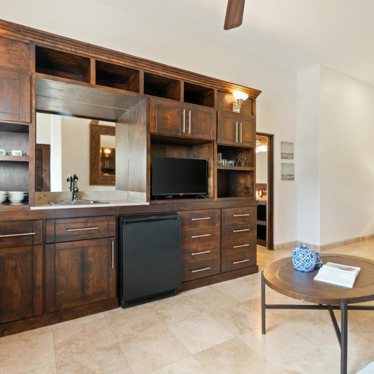 Casa Bella 5BR Ocean Views - Villa - 70