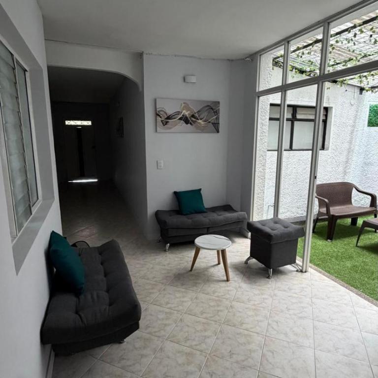 Villa Laureles Medellin 4 Hab 3 Baños Excelente Ubicación - Villa - 3