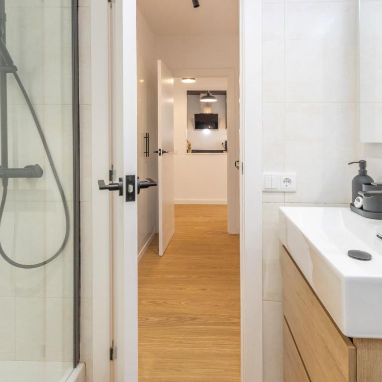 Apartamento familiar con piscina junto a la playa - Apartamento - 6