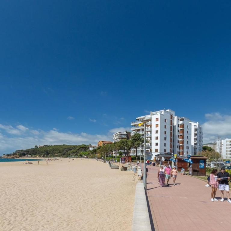 Apartamento familiar con piscina junto a la playa - Apartamento - 37