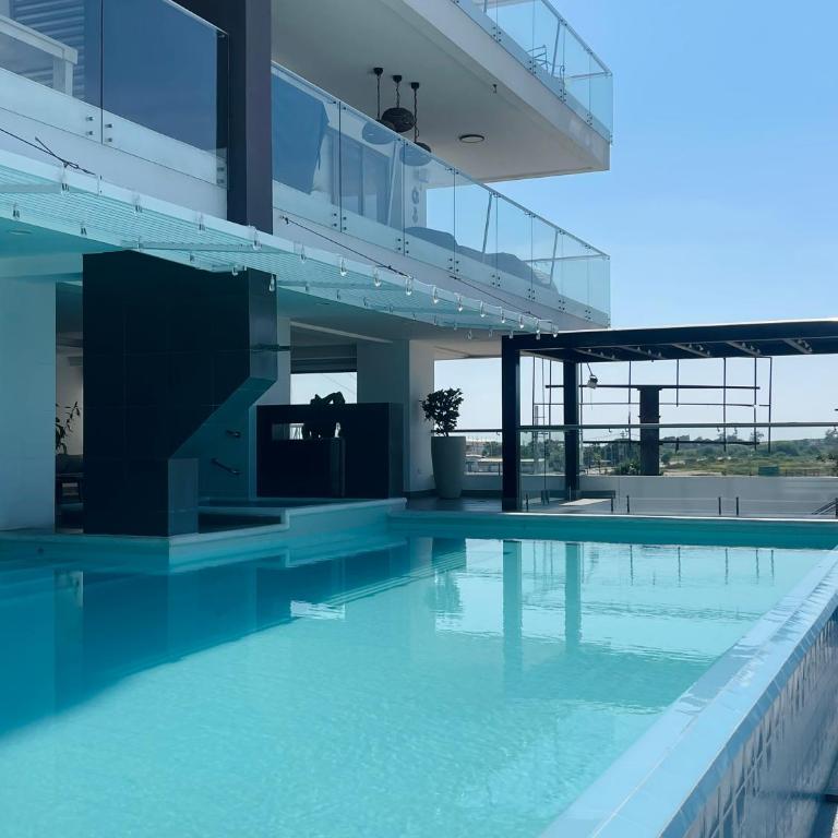 Departamento frente al mar - Three-Bedroom Apartment - 2