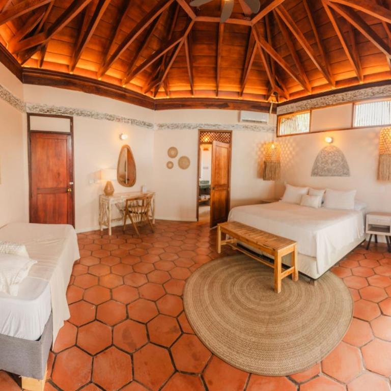 Ecohotel Raices del Rosario - Quadruple Room with Sea View - 3