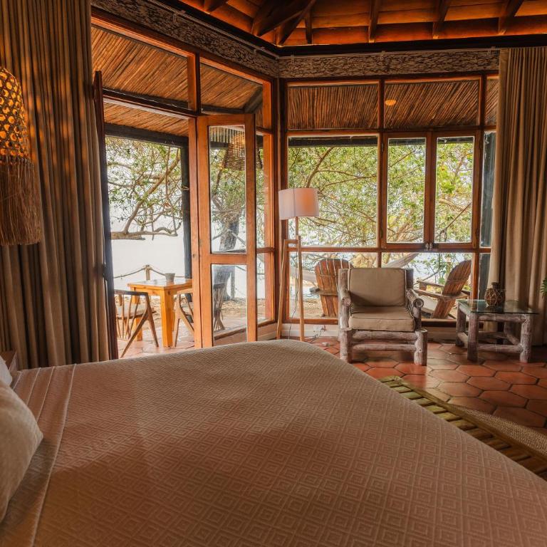 Ecohotel Raices del Rosario - Quadruple Room with Sea View - 5