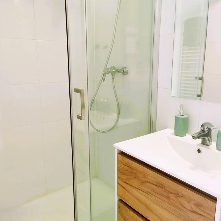 Maison mitoyenne parking - 4 pers. proche village naturiste - FR-1-880-8 - Appartamento - 6