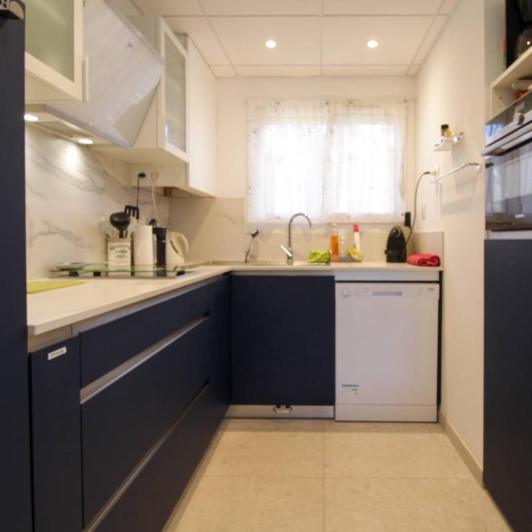 Appartement climatisé à la Pinède - 6 pers. - FR-1-880-5 - Appartement - 4