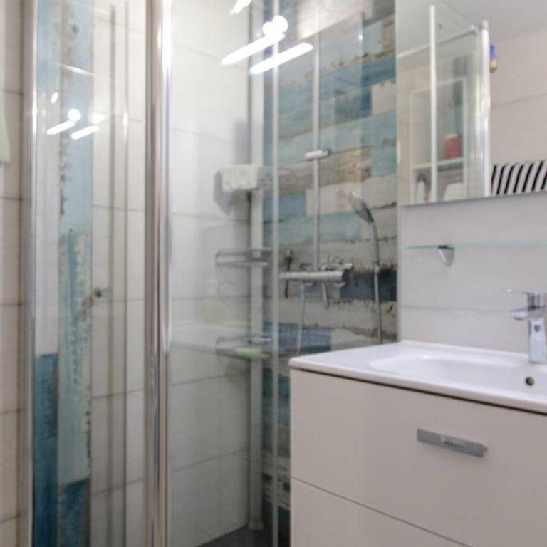 Appartement climatisé à la Pinède - 6 pers. - FR-1-880-5 - Appartement - 11