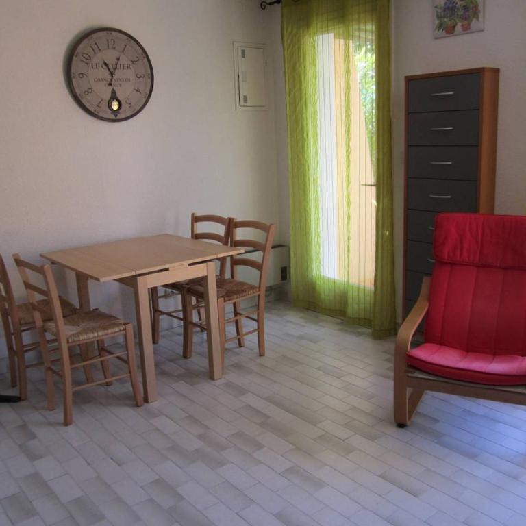 Charmant appartement avec parking - 4 pers. - FR-1-880-10 - Appartement - 4