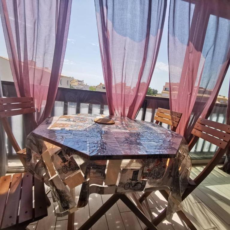 T2 mezzanine avec climatisation - 6 pers. au Cap d'Agde - FR-1-880-25 - Apartment - 1