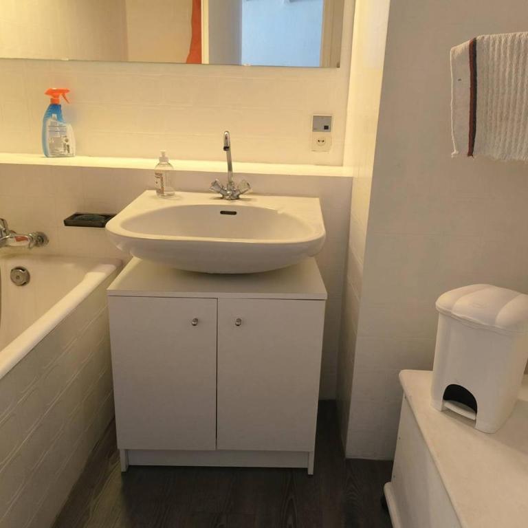Villa mitoyenne avec parking, près plage - 10 pers. - FR-1-880-45 - Apartment - 9