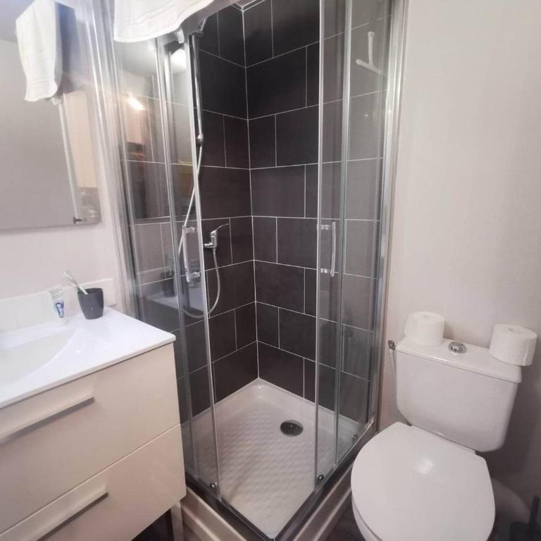 Charmant T2 climatisé plage des Falaises - 4 pers. - FR-1-880-36 - Apartment - 5