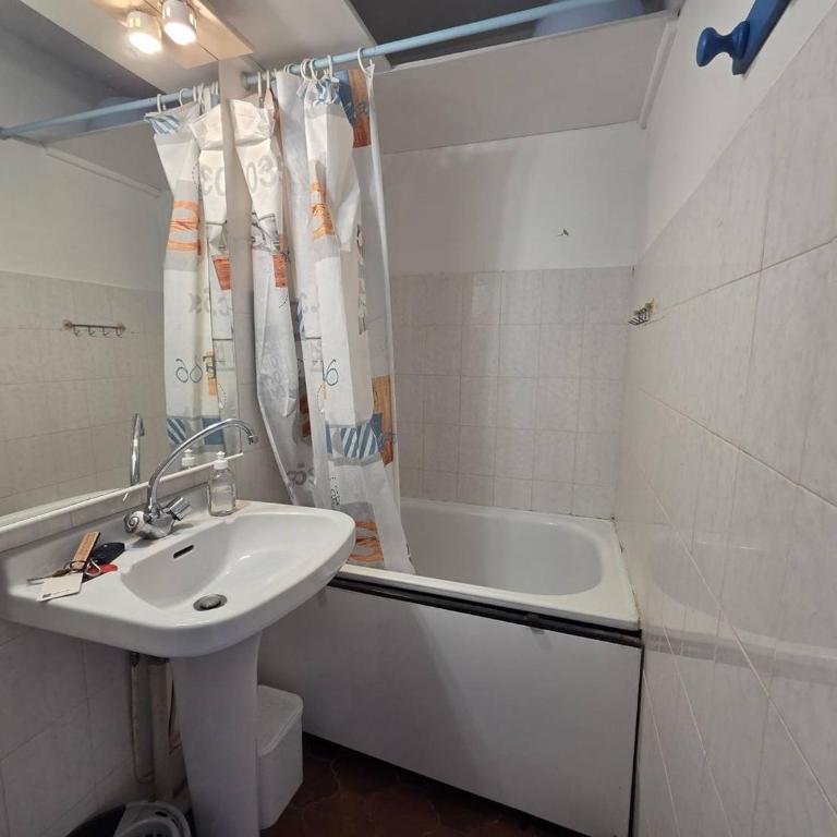 Studio climatisé, accès plage - 3 pers. - FR-1-880-64 - Studio - 3