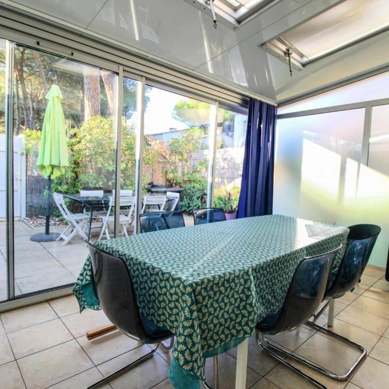 Maison clim au calme, parking - 5 pers. - FR-1-880-73 - Ferienhaus - 6