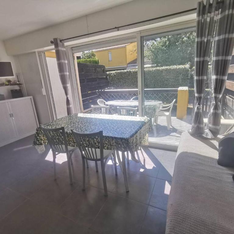 Appartement climatisé, jardin - 4 pers. - FR-1-880-82 - Appartement - 7