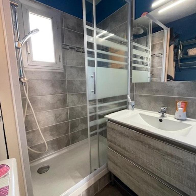 Appartement T2 avec parking - 4 pers. - FR-1-880-83 - Appartement - 2