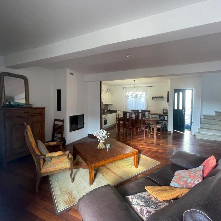 Maison spacieuse avec garage - 6 pers. - FR-1-309-574 - Three-Bedroom House - 5