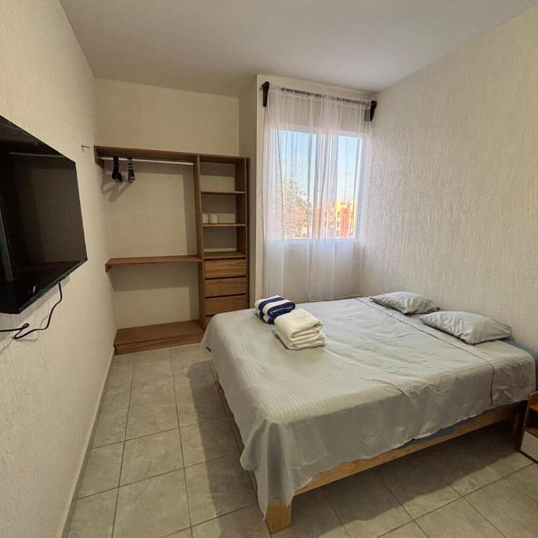 Beautiful Apartment with Pool View - Two-Bedroom Apartment - 4