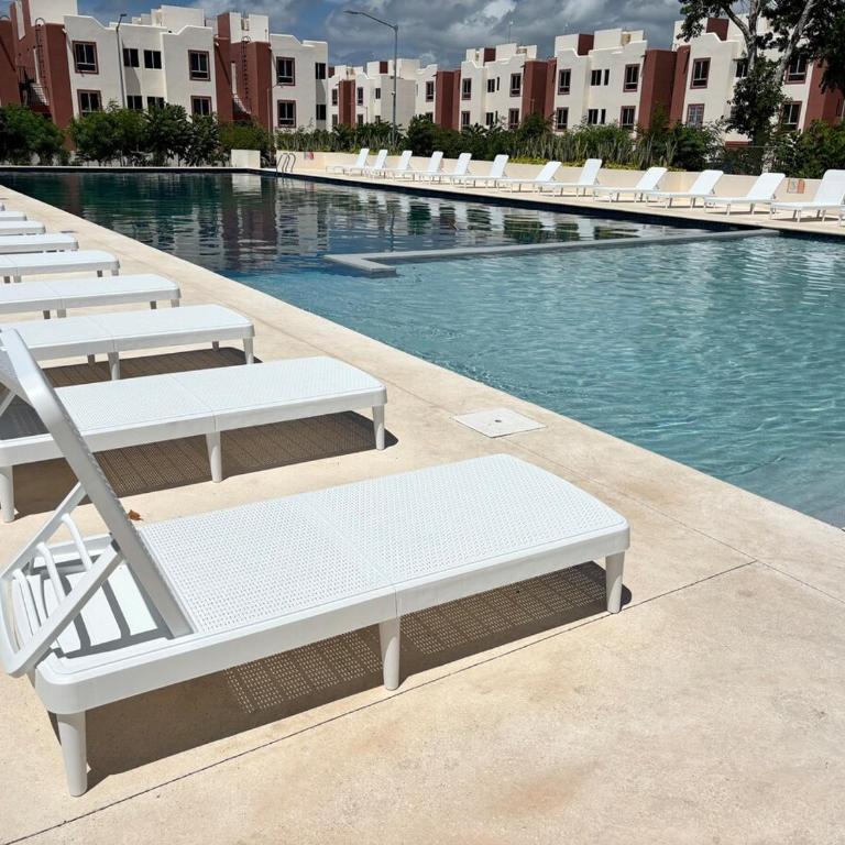 Beautiful Apartment with Pool View - Two-Bedroom Apartment - 10