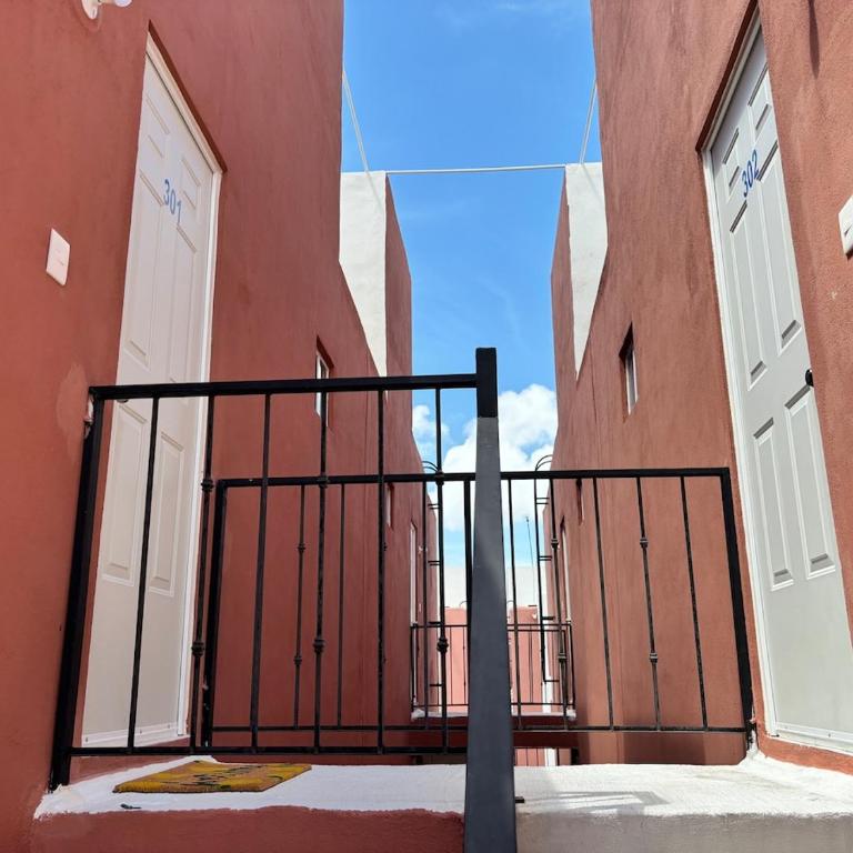 Beautiful Apartment with Pool View - Two-Bedroom Apartment - 19