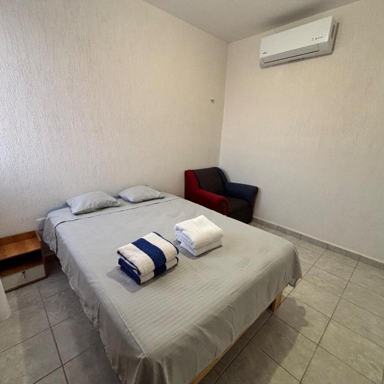 Beautiful Apartment with Pool View - Two-Bedroom Apartment - 20