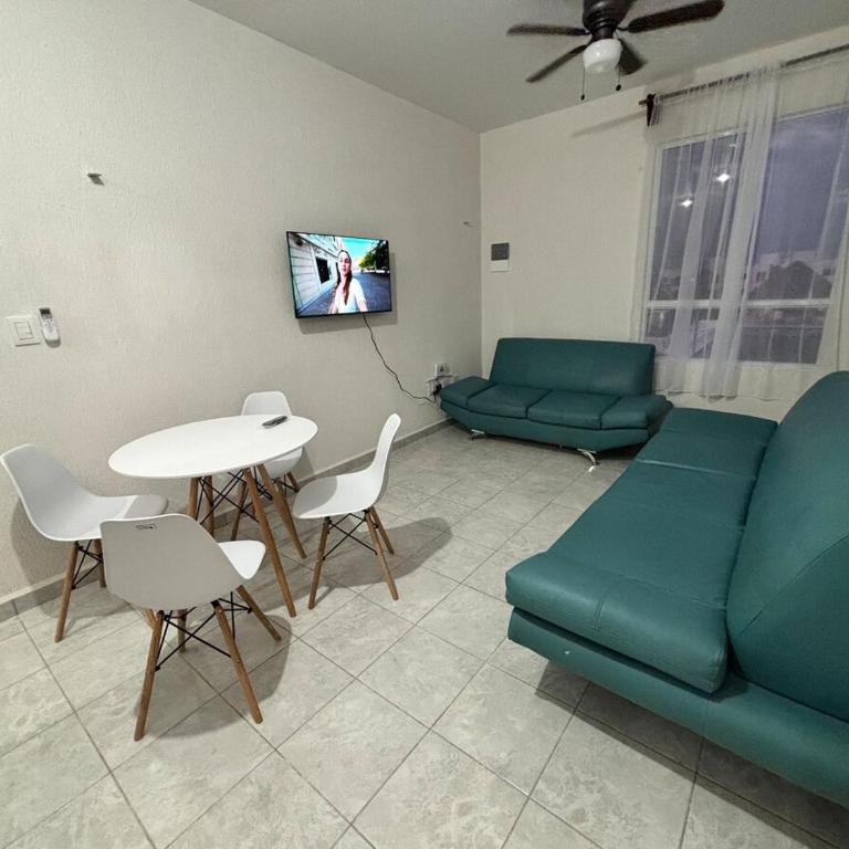 Beautiful Apartment with Pool View - Two-Bedroom Apartment - 70