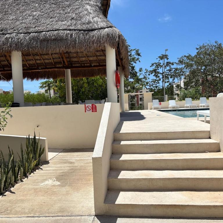 Beautiful Apartment with Pool View - Two-Bedroom Apartment - 87