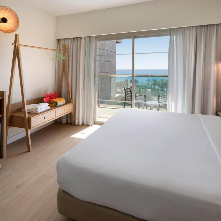 SOL by Meliá Príncipe - Habitación Superior con vistas laterales al mar - 4