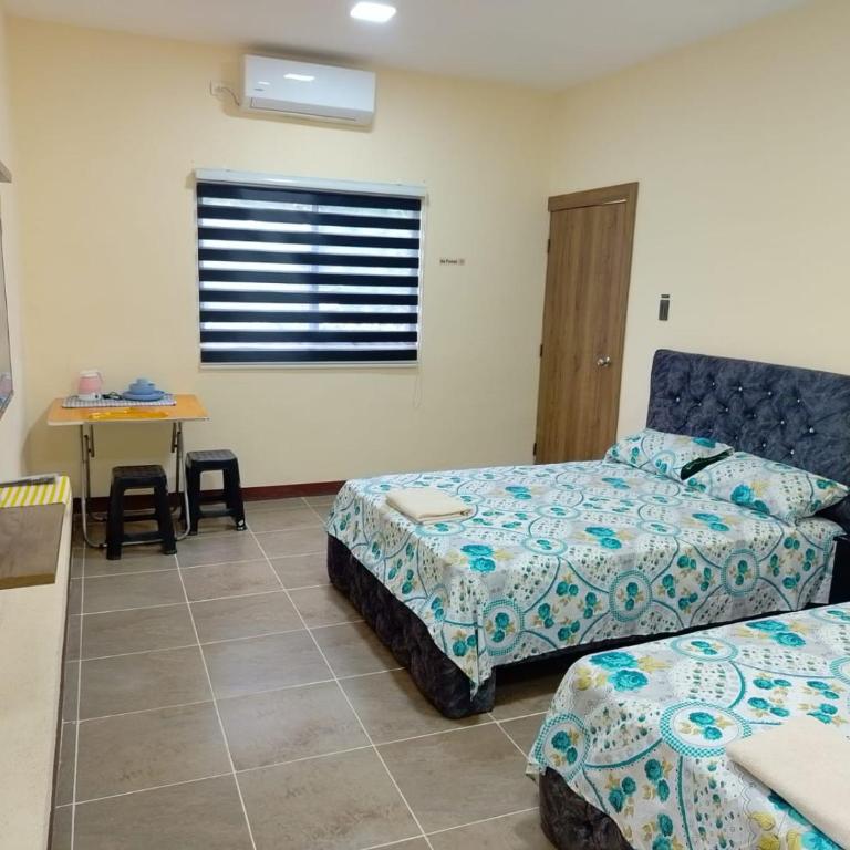 Home Albatros Galápagos - Triple Room - 4