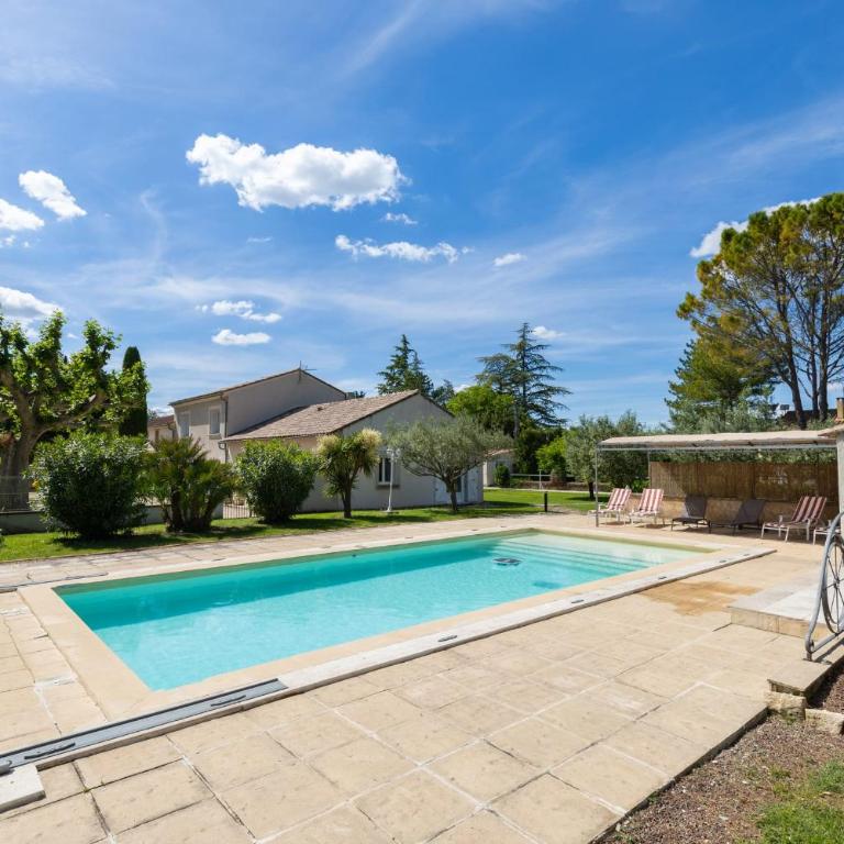 Lou Cigalon Mas provençal avec piscine - Maison de Vacances - 2