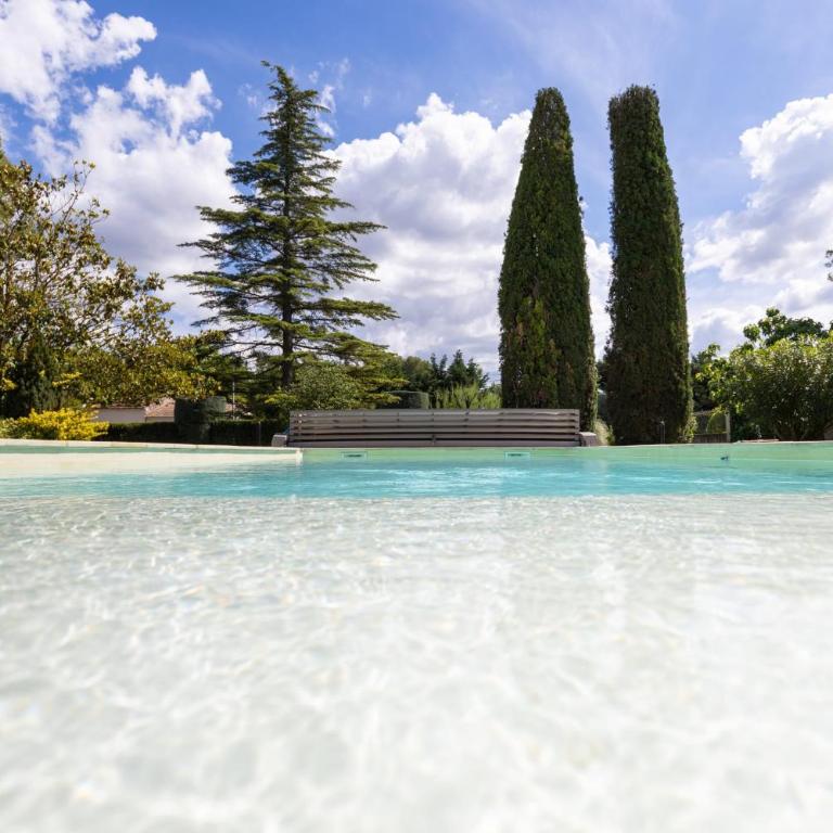 Lou Cigalon Mas provençal avec piscine - Maison de Vacances - 12