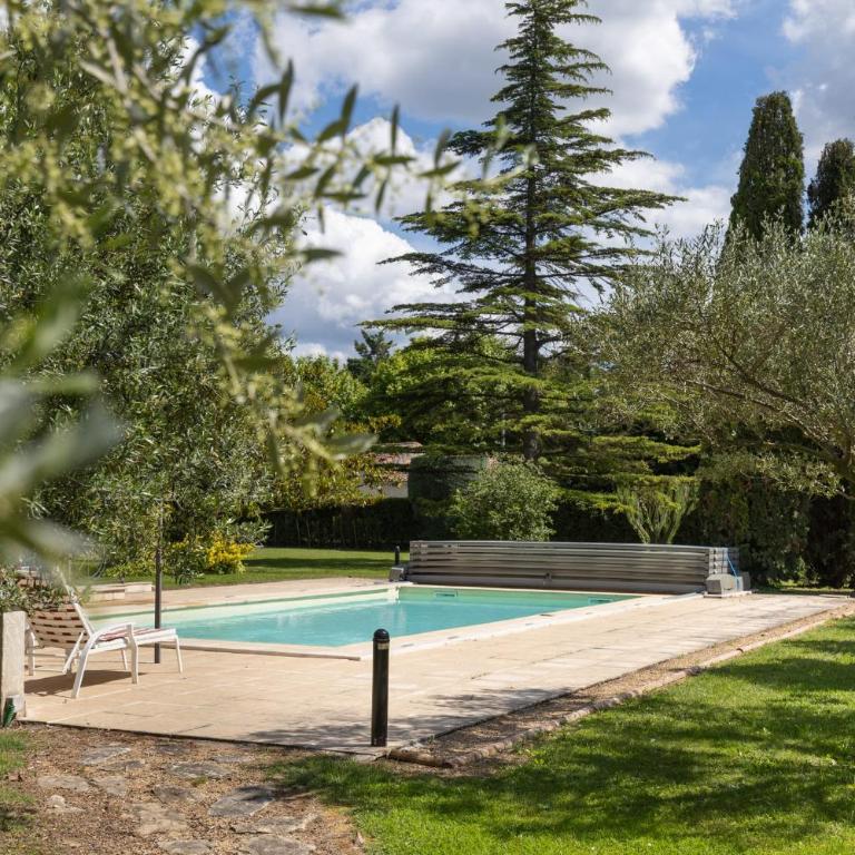 Lou Cigalon Mas provençal avec piscine - Maison de Vacances - 10