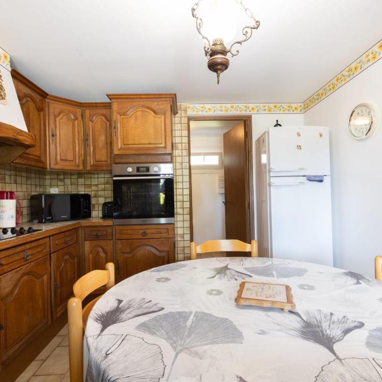 Lou Cigalon Mas provençal avec piscine - Maison de Vacances - 27