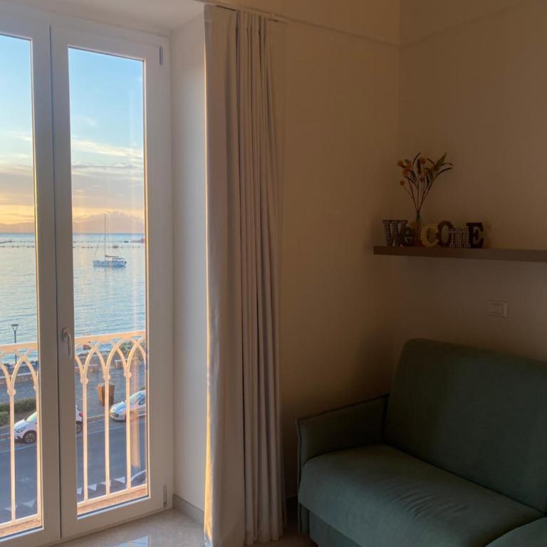 La Camera della Nonna 2.0 - Deluxe Double Room with Balcony and Sea View - 9