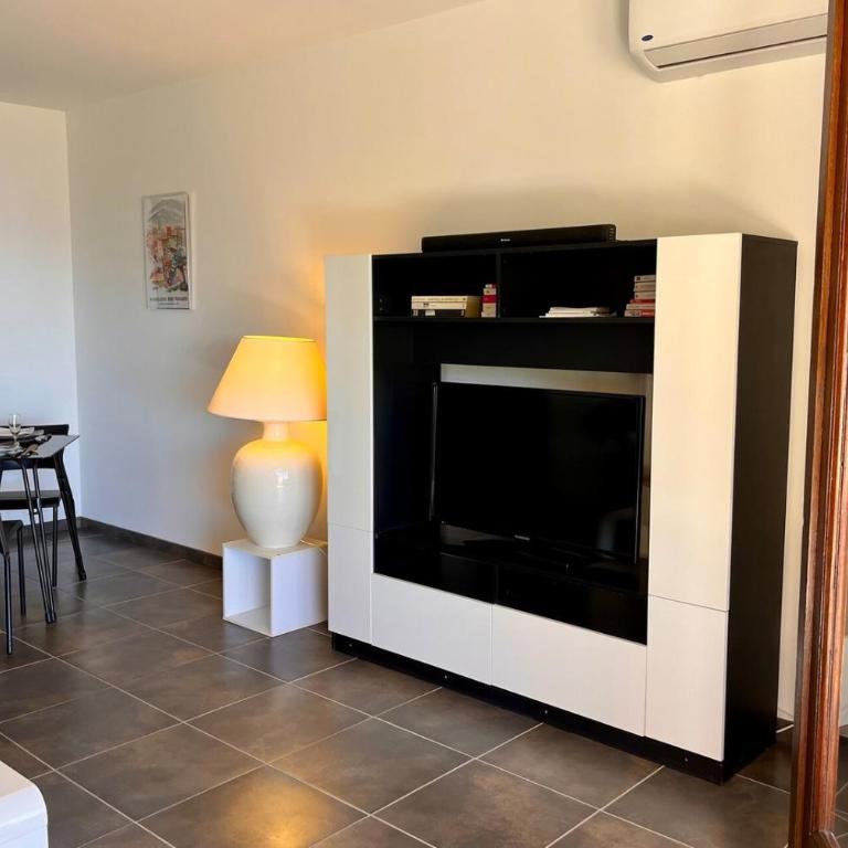Dany - Apartment with large balcony and sea view - Appartement - 8