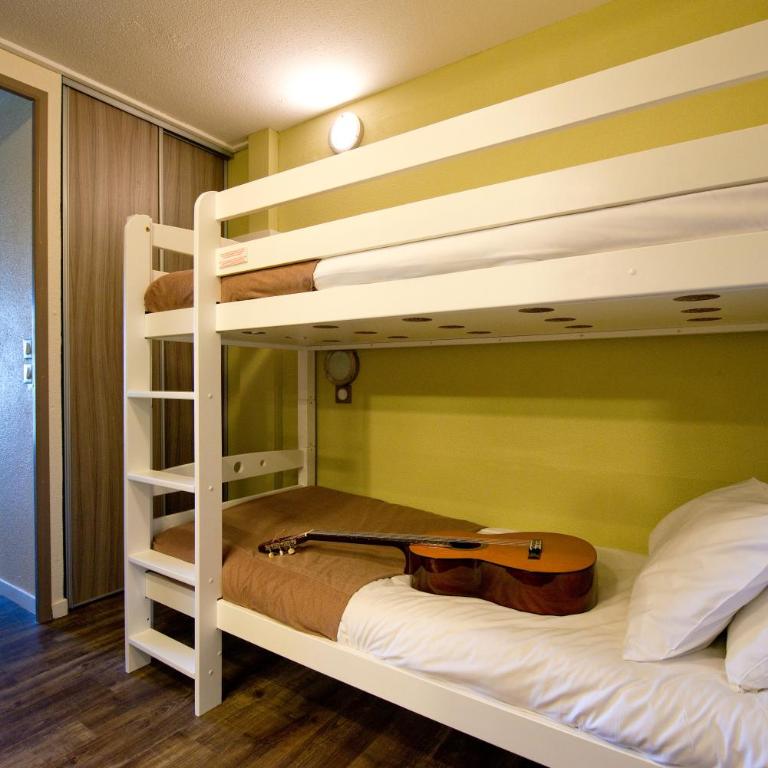 SOWELL Family Les Amandiers - Duplex Quadruple Room - 3
