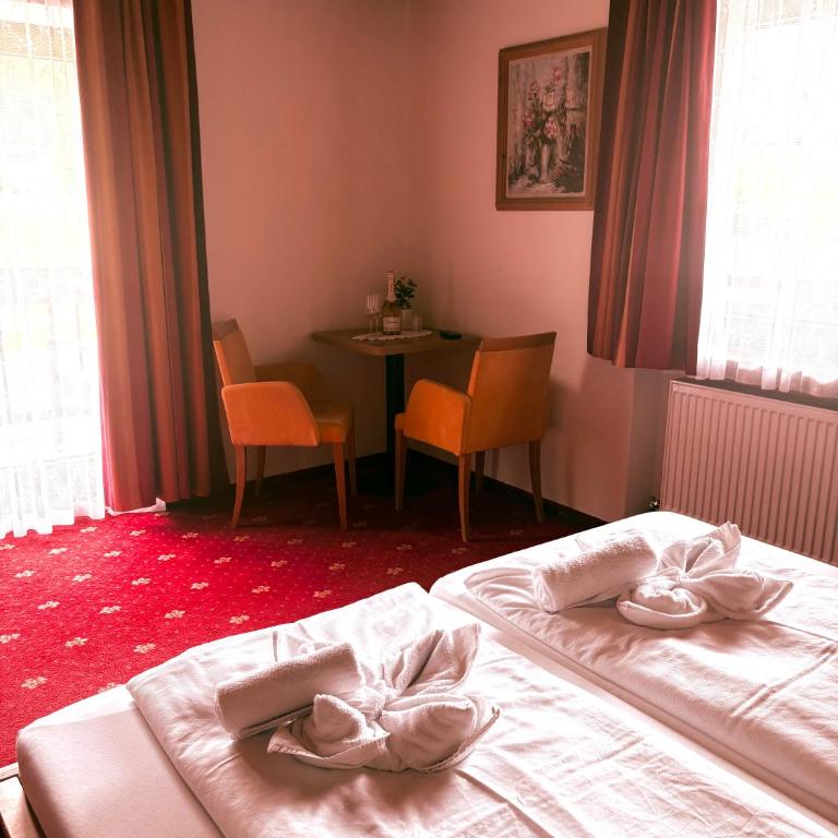 Sidan Hotel Restaurant & Pizzeria - Dreibettzimmer mit Bergblick - 3