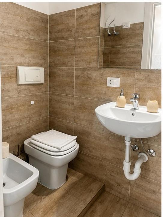 White Charme Rooms -Self Check in- - Camera Matrimoniale Piccola - 8