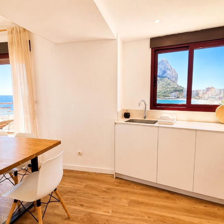Apartamento Dúplex Aloha Calpe, primera línea de playa - Three-Bedroom Apartment - 2