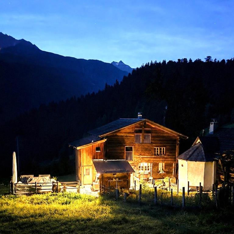 Romantisches Walliser Chalet mit Bergpanorama - Apartment mit 1 Schlafzimmer - 1