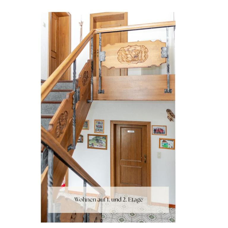 Ferienhaus Alpenblick, ganzes Ferienhaus, 5 Zi, 4 Bäder, gratis Parkplatz, Sonnenterrasse - Haus mit 5 Schlafzimmern - 9