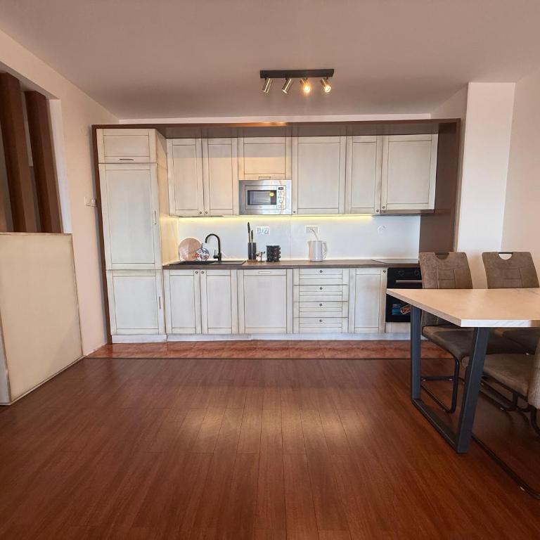 Gold Apartment Petrovac - Apartman sa 2 Spavaće Sobe i Pogledom na More - 18