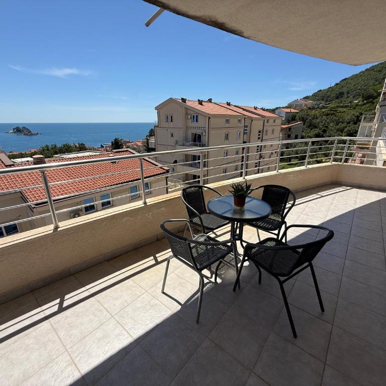 Gold Apartment Petrovac - Apartman sa 2 Spavaće Sobe i Pogledom na More - 2