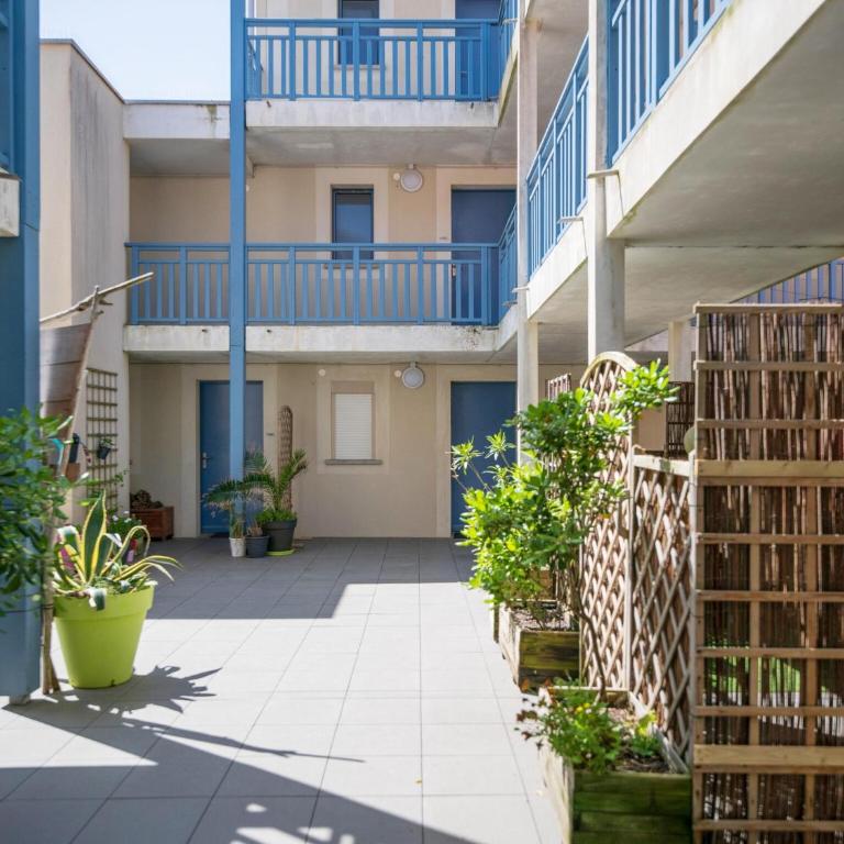 Oceanside Stay with Pool - Cabane - 22