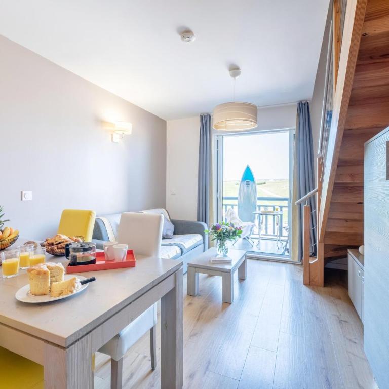 Oceanside Stay with Pool - Cabane - 2