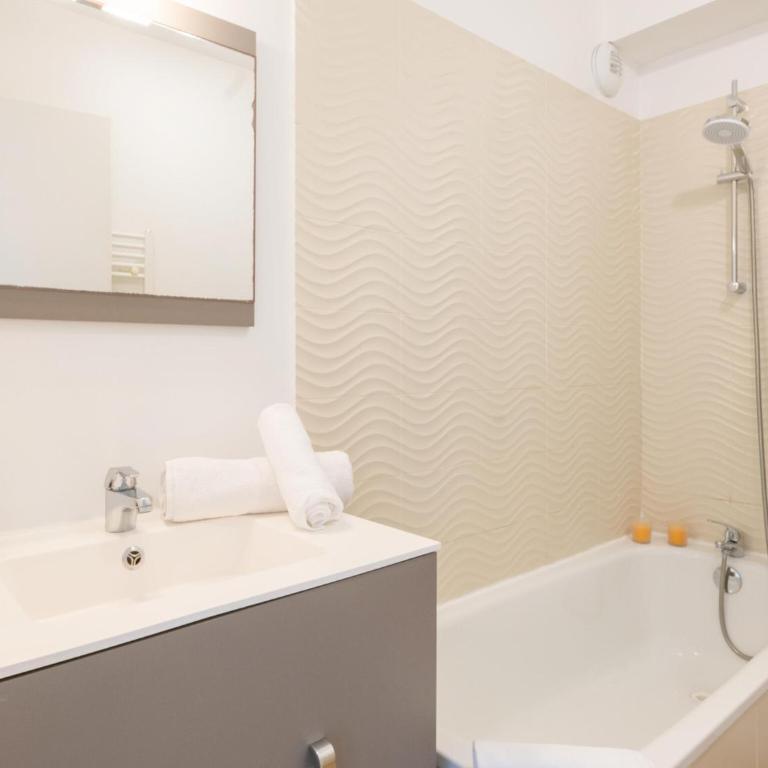 Oceanside Stay with Pool - Cabane - 18