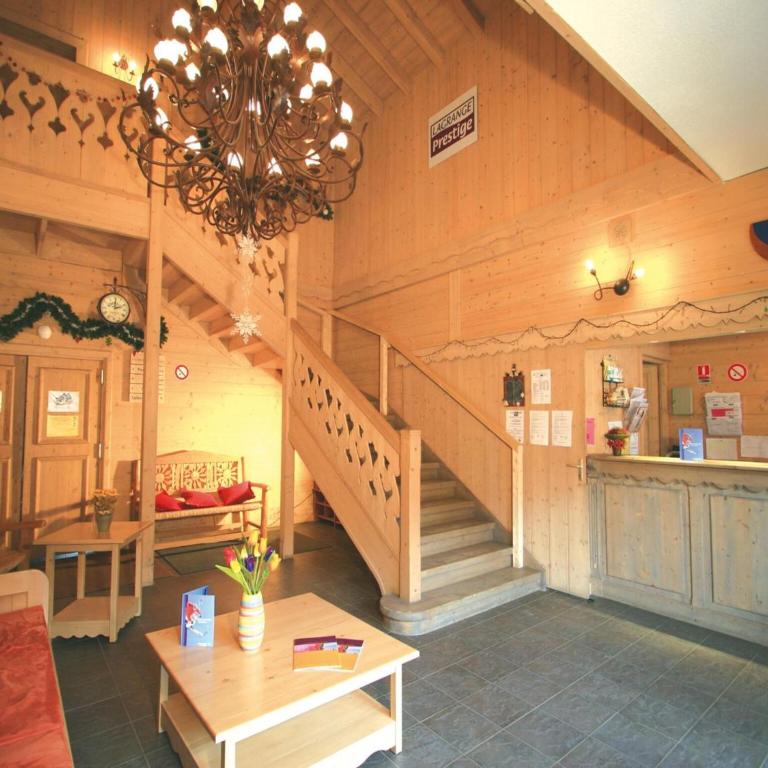Spacious Alpine Chalet for 10 - Superior Chalet - 8